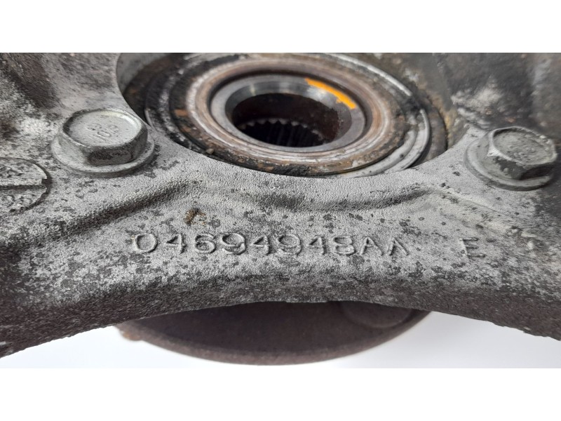 Recambio de mangueta delantera derecha para chrysler voyager (rg) 2.4 cat referencia OEM IAM 04694948AA  
