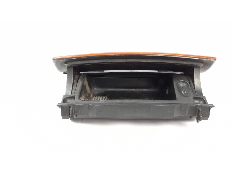 Recambio de cenicero para mercedes clase c (w203) berlina 200 cdi (203.004) referencia OEM IAM A2036800852  