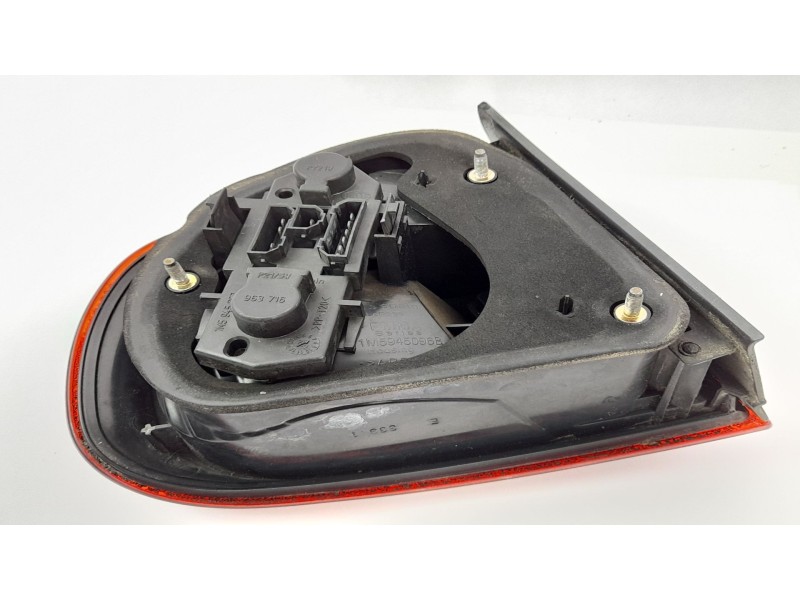 Recambio de piloto trasero derecho para seat toledo (1m2) 1.9 tdi referencia OEM IAM 1M5945096B  
