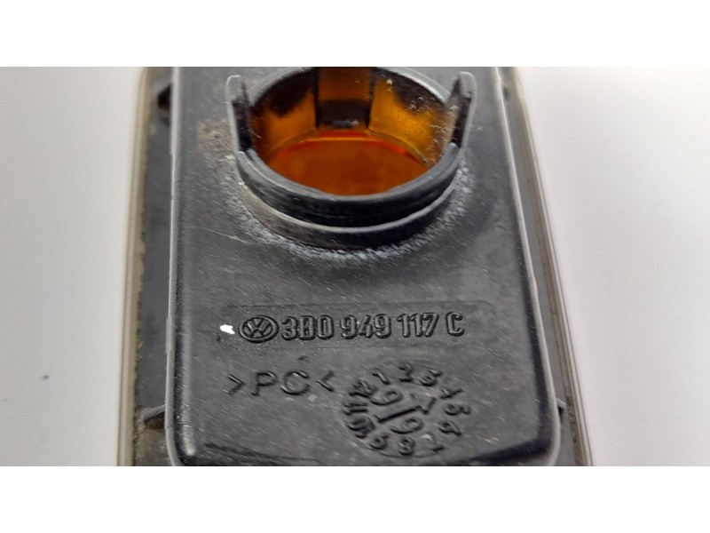 Recambio de piloto lateral izquierdo para seat toledo (1m2) 1.9 tdi referencia OEM IAM 380949117C  