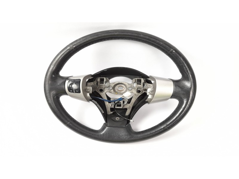 Recambio de volante para toyota yaris (ksp9/scp9/nlp9) básico referencia OEM IAM 305460899FKAAC  