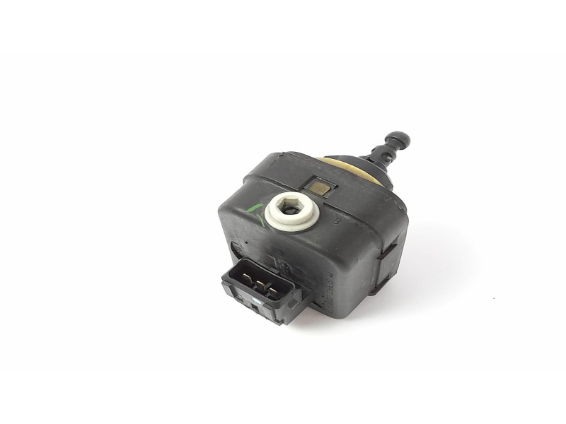 Recambio de motor regulacion faros para toyota yaris (ksp9/scp9/nlp9) básico referencia OEM IAM 89036766  