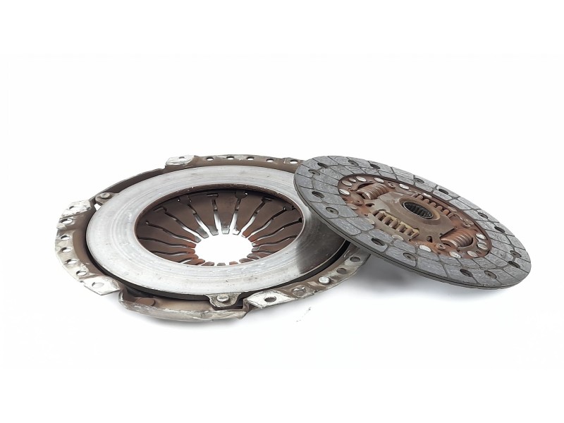 Recambio de kit embrague para toyota yaris (ksp9/scp9/nlp9) básico referencia OEM IAM 312500D040  