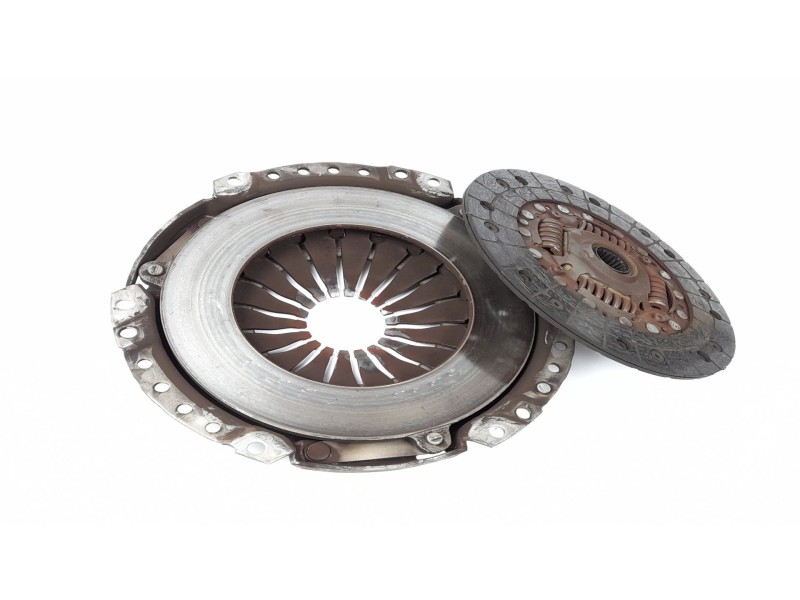 Recambio de kit embrague para toyota yaris (ksp9/scp9/nlp9) básico referencia OEM IAM 312500D040  