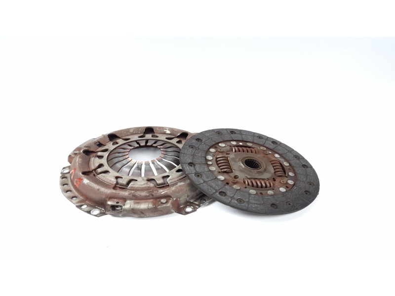 Recambio de kit embrague para toyota yaris (ksp9/scp9/nlp9) básico referencia OEM IAM 312500D040  