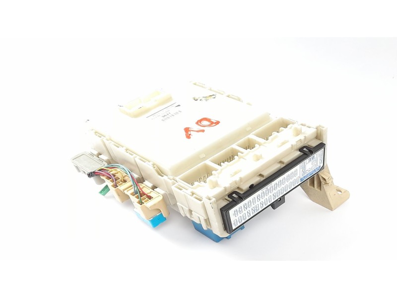 Recambio de caja reles / fusibles para toyota yaris (ksp9/scp9/nlp9) básico referencia OEM IAM 8273052700  