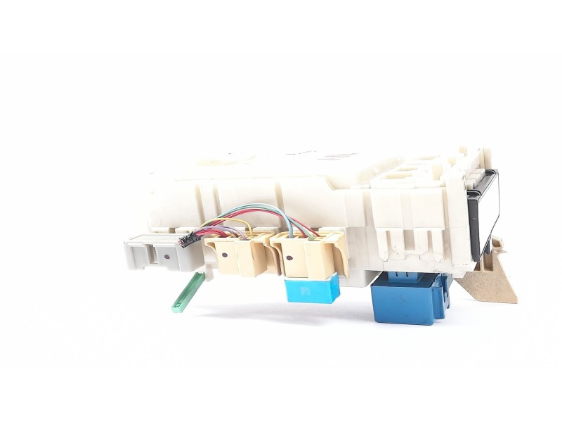 Recambio de caja reles / fusibles para toyota yaris (ksp9/scp9/nlp9) básico referencia OEM IAM 8273052700  