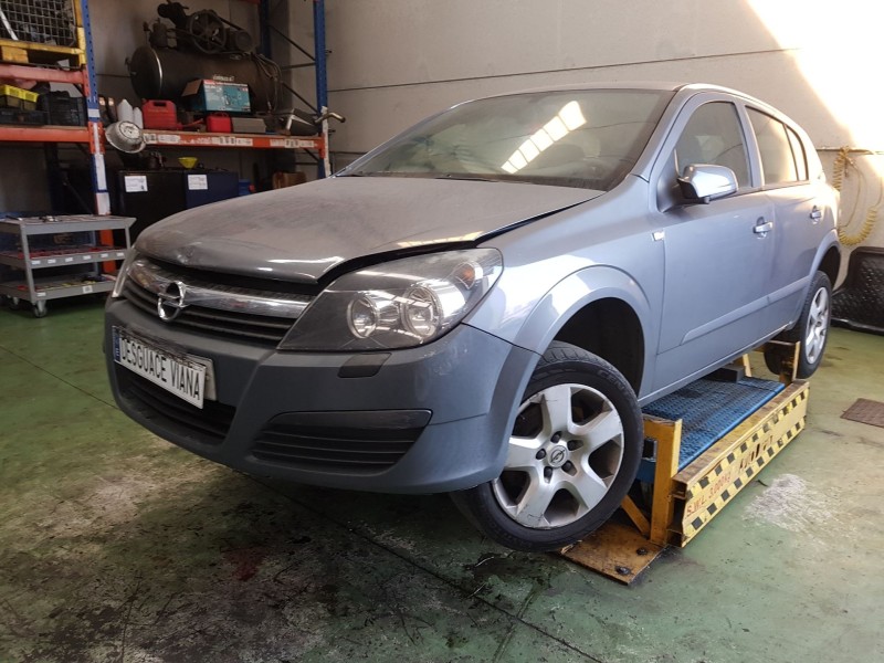 opel astra h (a04) del año 2004