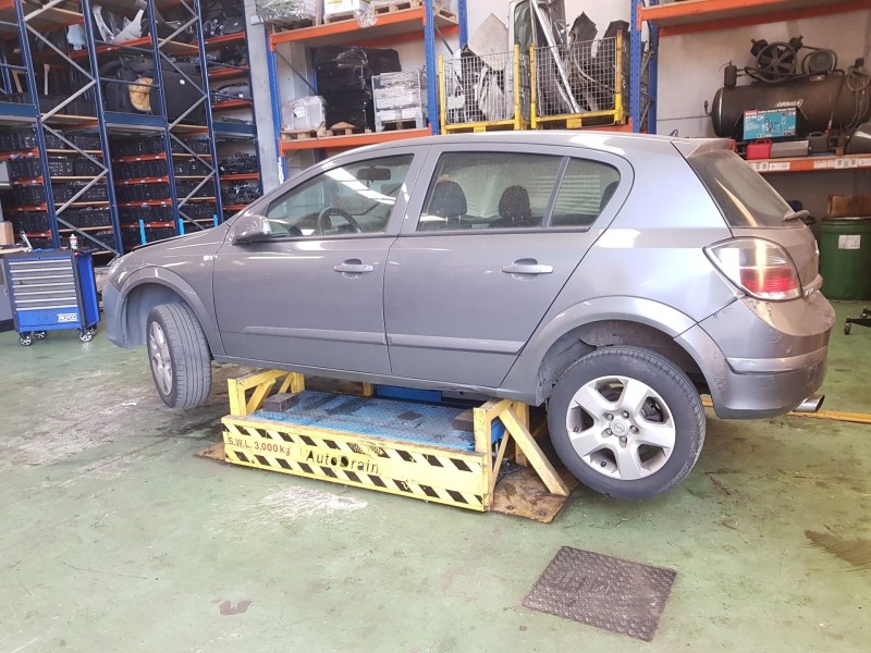 opel astra h (a04) del año 2004