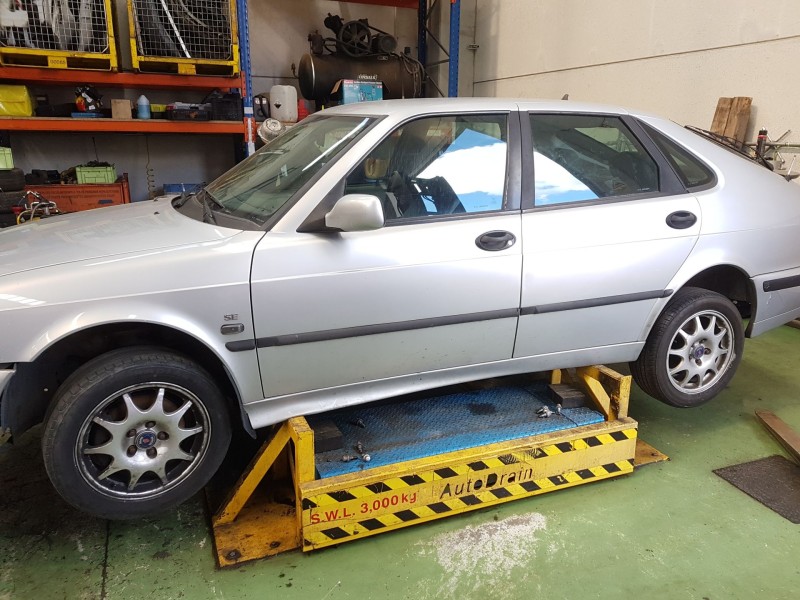 saab 9-3 (ys3d) del año 2000