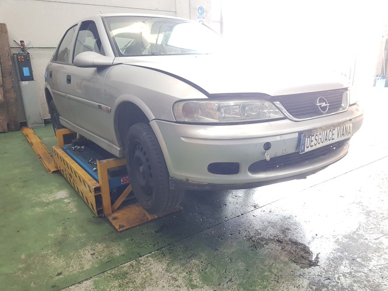 opel vectra b fastback (j96) del año 1997