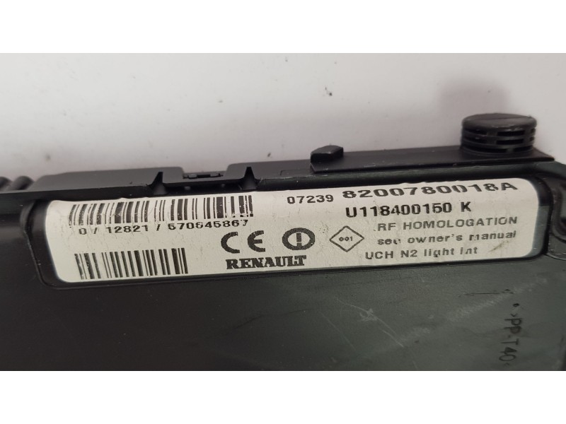 Recambio de caja reles / fusibles para renault scenic ii 1.5 dci diesel referencia OEM IAM 8200780018A  