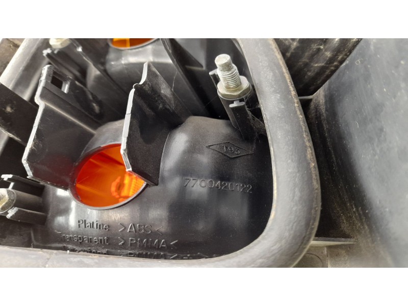 Recambio de piloto trasero izquierdo para renault laguna (b56) 1.9 dti (b56j) referencia OEM IAM 770020122  