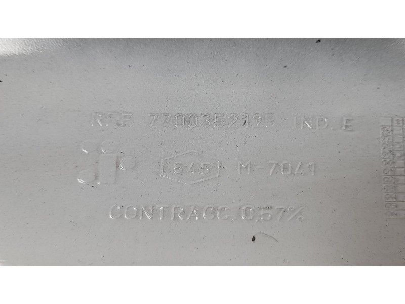 Recambio de rejilla delantera para renault master ii furgón (fd) 2.8 dti referencia OEM IAM 7700352125  