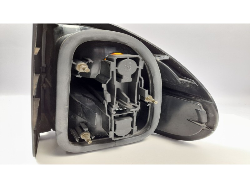 Recambio de piloto trasero izquierdo para renault laguna (b56) 2.0 16v (b56d/m) referencia OEM IAM 7700420122  