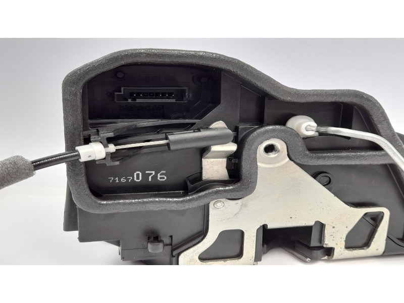 Recambio de cerradura puerta trasera derecha para bmw serie 5 berlina (e60) 535 d referencia OEM IAM 7167076  