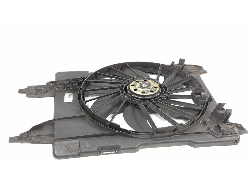 Recambio de electroventilador para renault scenic ii 1.9 dci diesel referencia OEM IAM 8240357  