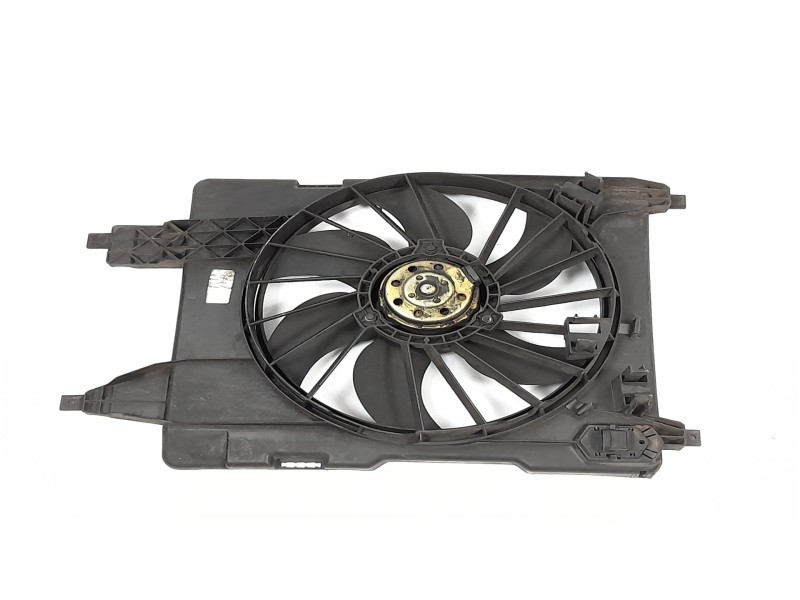Recambio de electroventilador para renault scenic ii 1.9 dci diesel referencia OEM IAM 8240357  