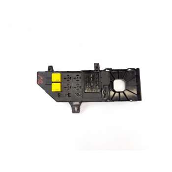 CAJA RELES / FUSIBLES 12798346 518820022