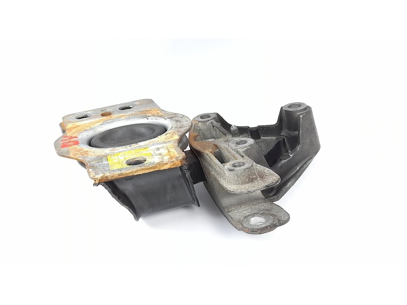 Recambio de soporte motor para renault scenic ii 1.9 dci diesel referencia OEM IAM 8200072652  