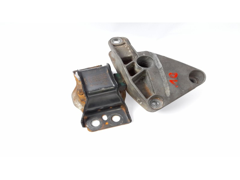 Recambio de soporte motor para renault scenic ii 1.9 dci diesel referencia OEM IAM 8200072652  