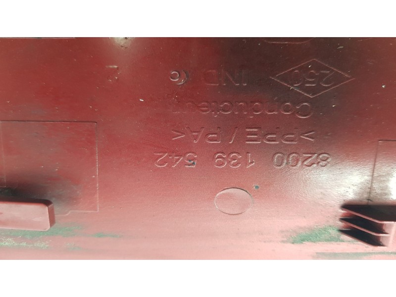 Recambio de tapa exterior combustible para renault scenic ii 1.9 dci diesel referencia OEM IAM 8200139542  