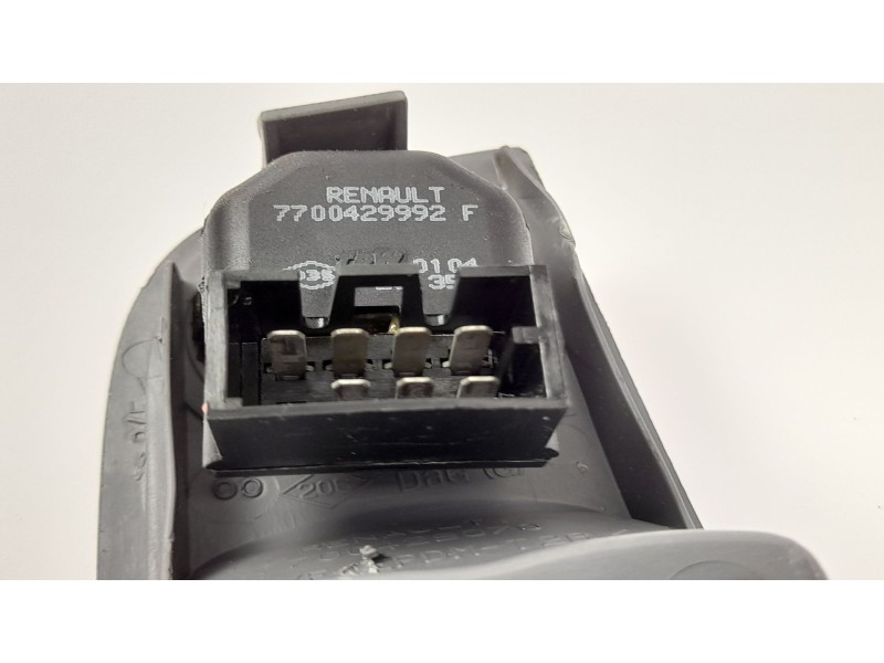 Recambio de mando elevalunas delantero izquierdo para renault megane i classic (la0) 1.9 dti (la08, la0n) referencia OEM IAM 770