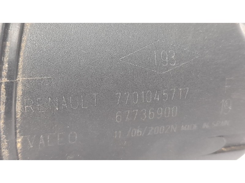 Recambio de faro antiniebla derecho para renault laguna (b56) 1.9 dti (b56j) referencia OEM IAM 7701045717  