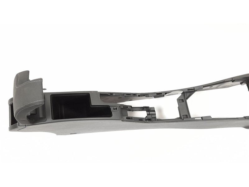 Recambio de apoyabrazos central para renault megane iii coupe dynamique referencia OEM IAM 969100026R  
