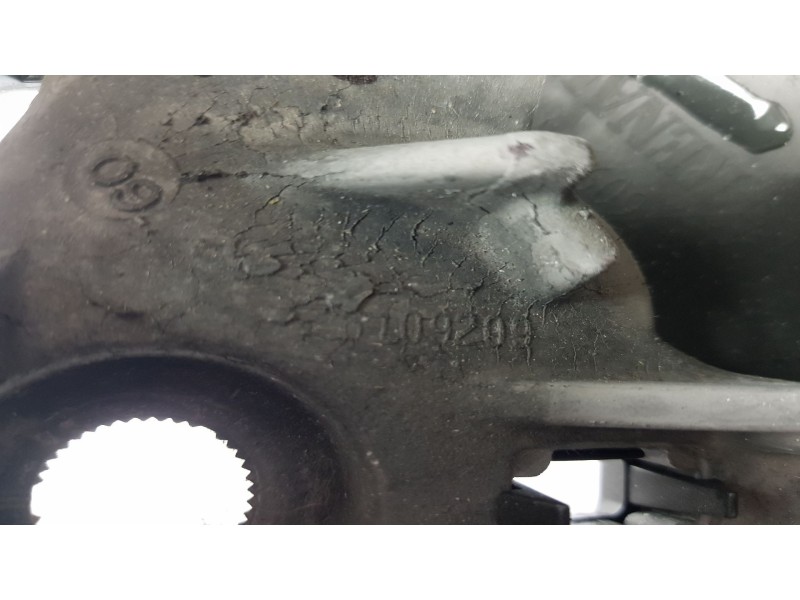 Recambio de volante para renault megane iii coupe dynamique referencia OEM IAM 6109209  