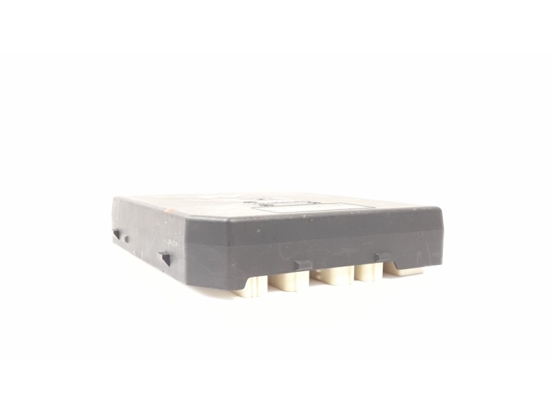 Recambio de caja reles / fusibles para renault megane iii coupe dynamique referencia OEM IAM 284B60008R  