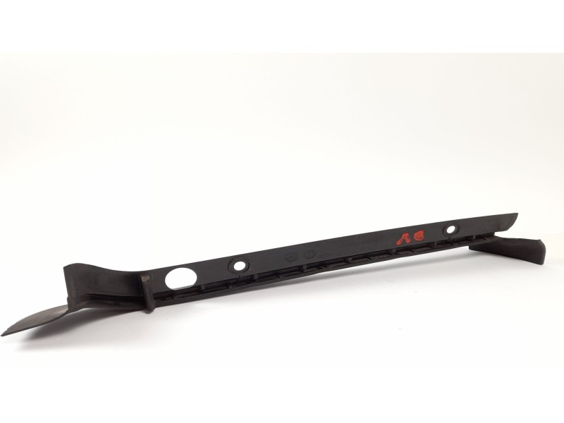 Recambio de moldura para renault megane iii coupe dynamique referencia OEM IAM 638219570R  