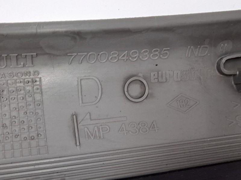 Recambio de moldura para renault clio ii (bb_/cb_) 1.5 dci (b/cb07) referencia OEM IAM 7700849385  