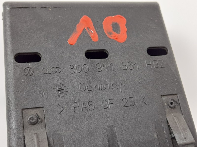 Recambio de salpicadero para audi a4 avant (b5) 1.9 tdi referencia OEM IAM 8D0941561HBZ 8D0941561 