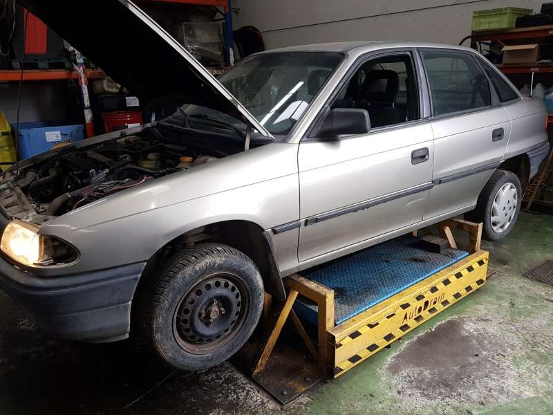 opel astra f sedán (t92) del año 1996