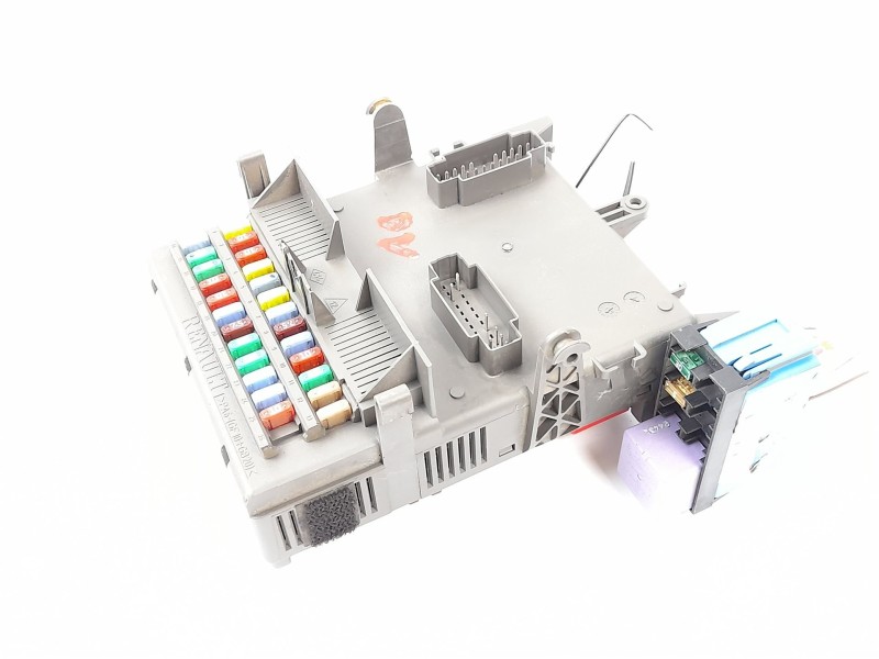 Recambio de caja reles / fusibles para renault laguna ii (bg0) 1.9 dci diesel referencia OEM IAM 8200004201E  