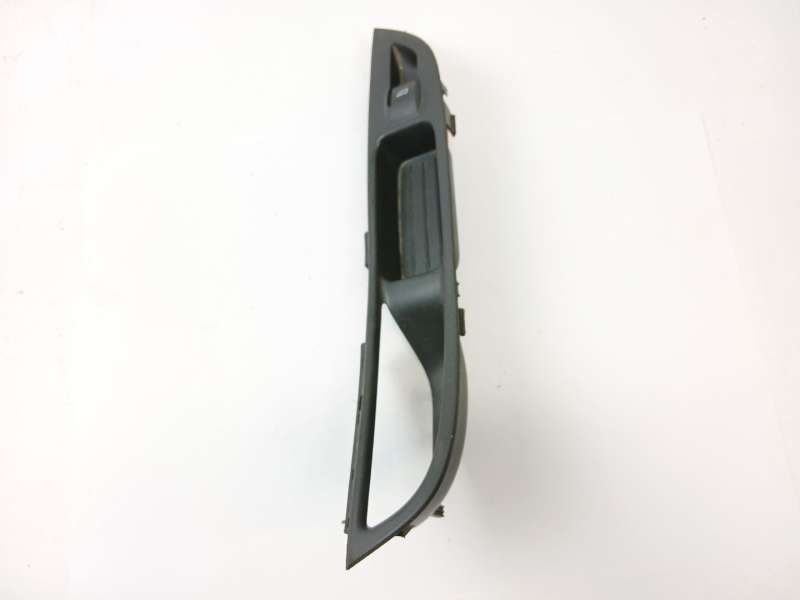 MANDO ELEVALUNAS DELANTERO DERECHO BM51A240A40 