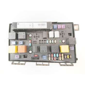 CAJA RELES / FUSIBLES 13206754 