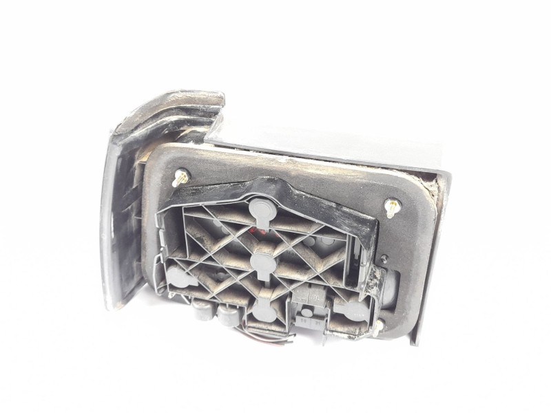 Recambio de piloto trasero derecho para volkswagen jetta (161/163) 1.6 básico referencia OEM IAM 165945112A  