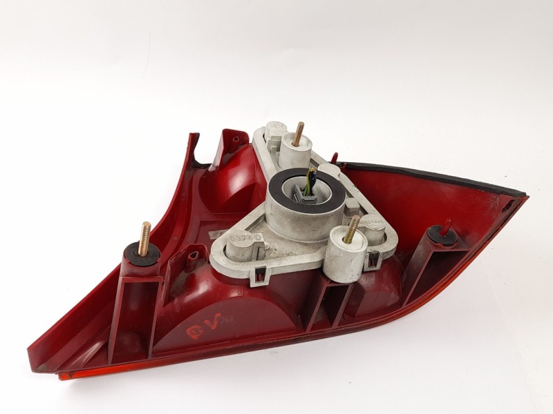 Recambio de piloto trasero izquierdo para ford focus sedán (dfw) 1.8 tdci referencia OEM IAM 1M5113405BB  