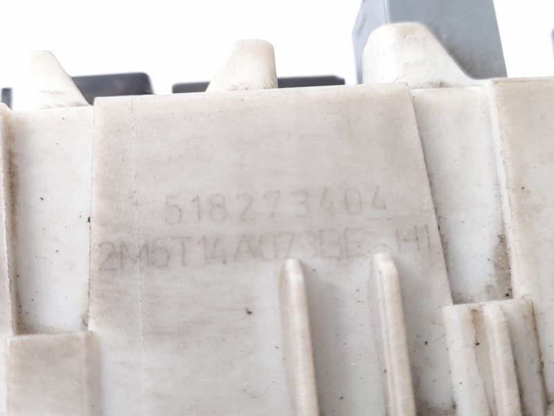 Recambio de caja reles / fusibles para ford focus sedán (dfw) 1.8 tdci referencia OEM IAM 2M5T14A073BE  