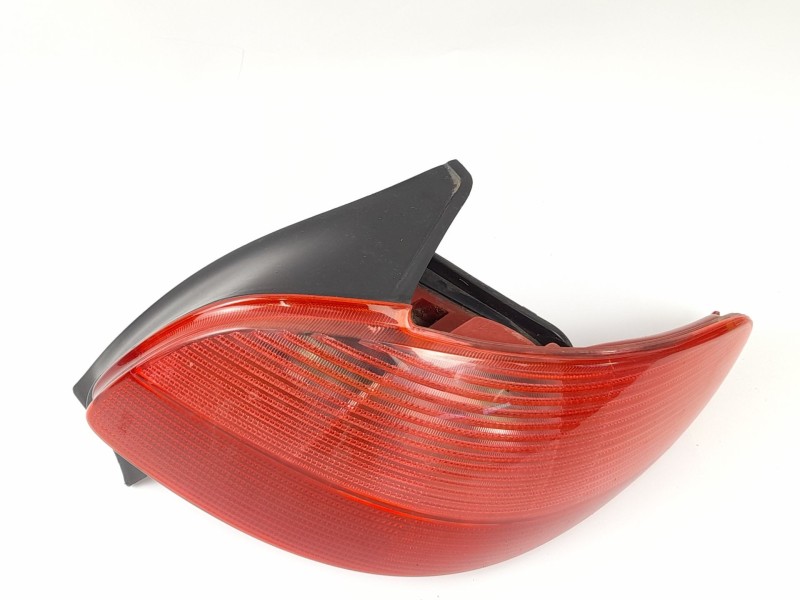 Recambio de piloto trasero derecho para peugeot 206 fastback (2a/c) 1.9 d referencia OEM IAM 2531D  