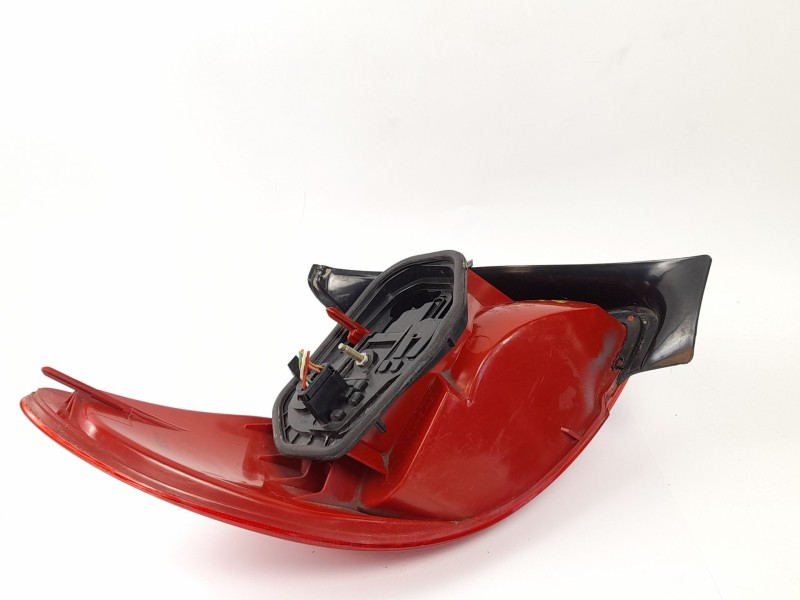 Recambio de piloto trasero derecho para peugeot 206 fastback (2a/c) 1.9 d referencia OEM IAM 2531D  