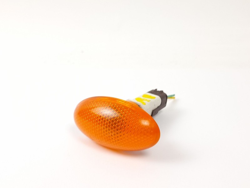 Recambio de piloto lateral derecho para peugeot 206 fastback (2a/c) 1.9 d referencia OEM IAM 3311  