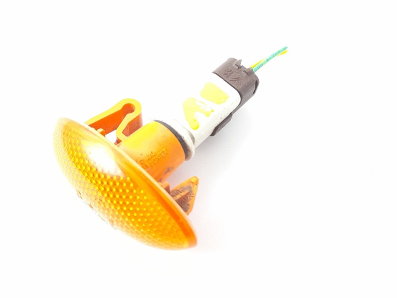 Recambio de piloto lateral derecho para peugeot 206 fastback (2a/c) 1.9 d referencia OEM IAM 3311  
