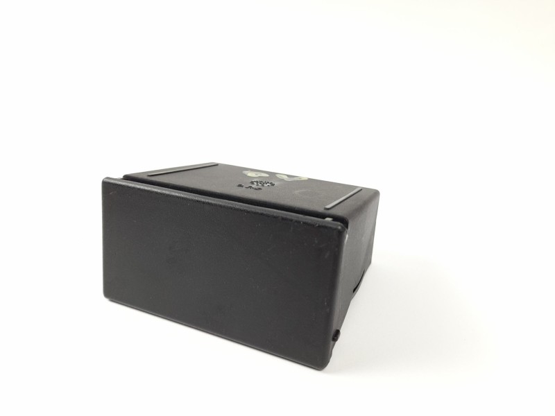 Recambio de cenicero para renault 9 1.4 referencia OEM IAM   