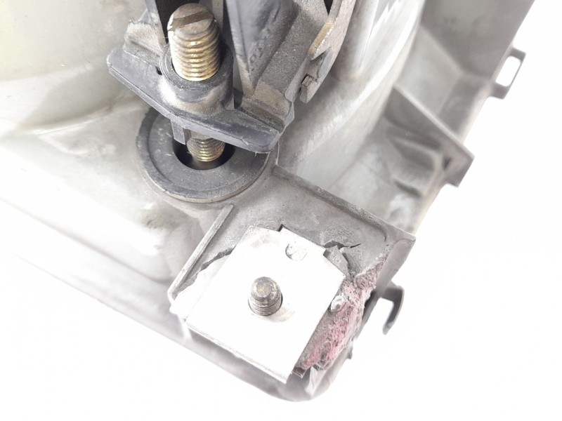 Recambio de faro izquierdo para renault 9 1.4 referencia OEM IAM E220154  