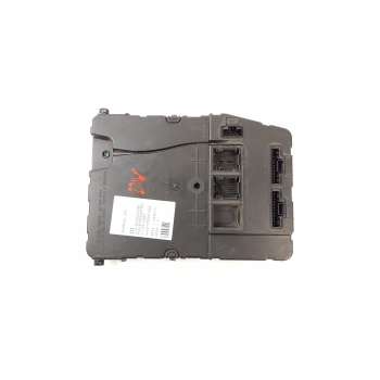CAJA RELES / FUSIBLES 8200525383 8200440590A 