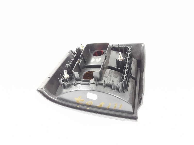 Recambio de piloto trasero derecho para renault r 21 berlina (b/l48) 2.2 referencia OEM IAM 084288  