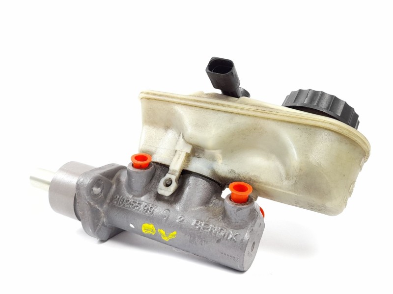Recambio de bomba freno para volkswagen polo berlina (6n1) 1.9 diesel referencia OEM IAM 21025599  